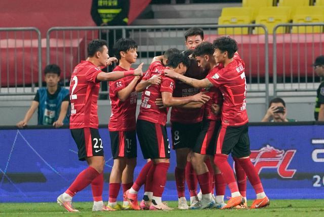 开云体育app-【2025赛季中超总结之蓉城】最高光也最遗憾的一年