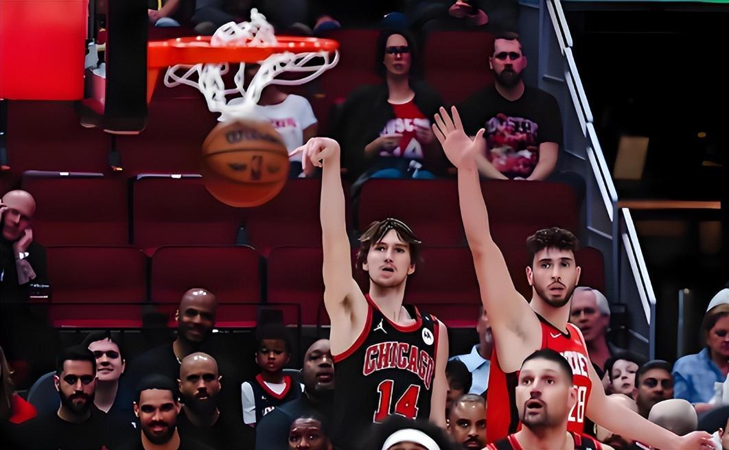 火箭终结3连败!杜兰特两记暴扣杀死比赛,申京轰23+11,小贾回暖