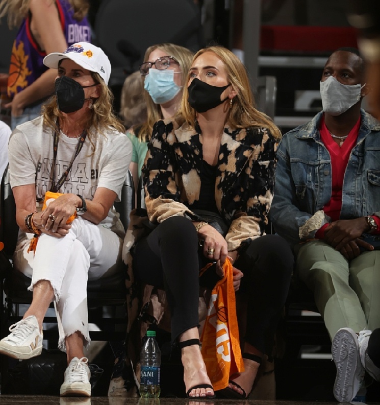 开云体育app-乔治都不玩播客了 富保罗合适吗?要不还是学皮尔斯做两性博主吧