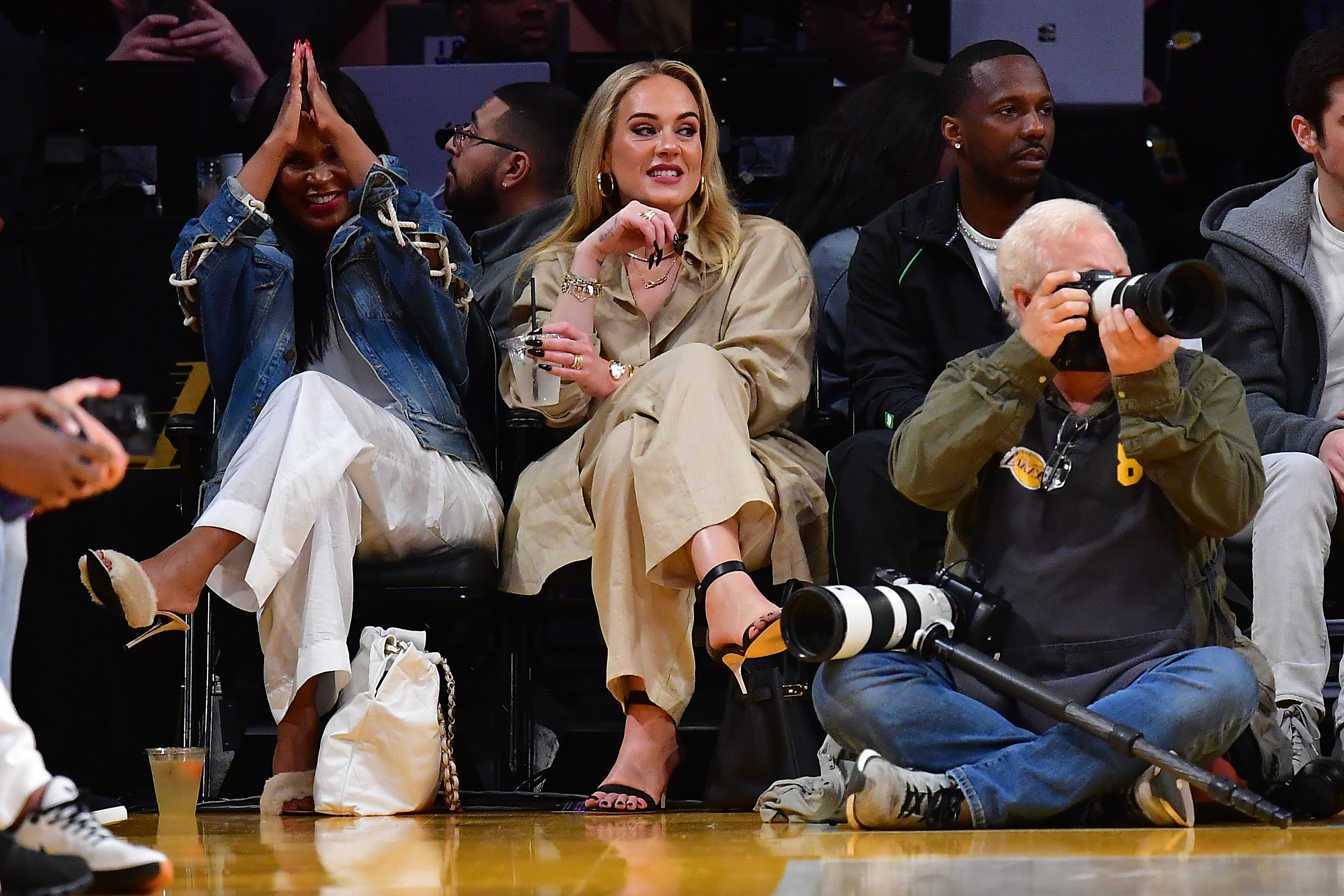 开云体育app-乔治都不玩播客了 富保罗合适吗?要不还是学皮尔斯做两性博主吧