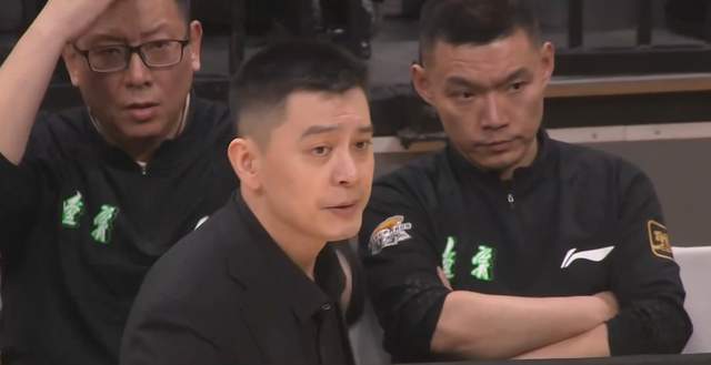 开云在线开户-夺冠热门输球仍反超山东,辽篮掀翻强敌却无缘前8,黑马超出预期