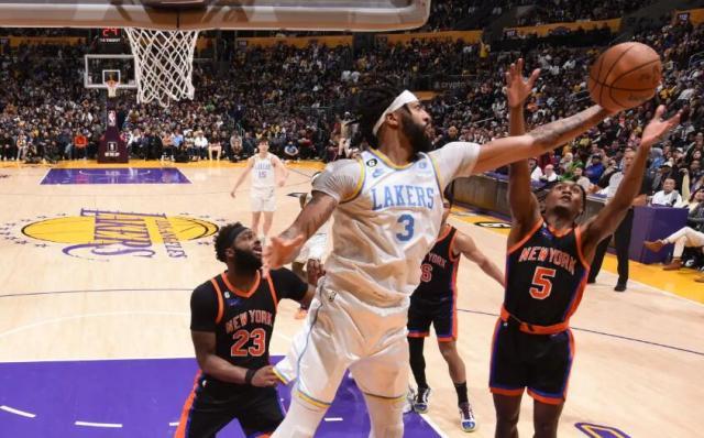 1678723389076025572.jpg 开云在线开户-湖人冲前六有多难?14战要打11次硬仗 防守又滑坡