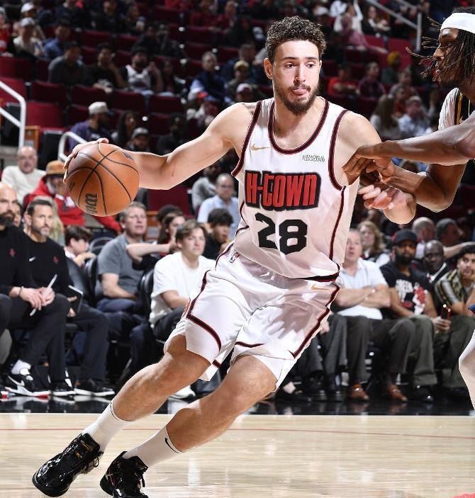 2150万+3900万！火箭队2老辅助申京，轮换组双塔，乌度卡尝到甜头