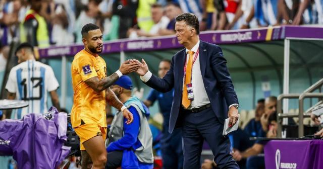 1670631521239085519.jpg 开云在线开户-梅西向荷兰2球射手爆粗口 范加尔:点球又输是耻辱