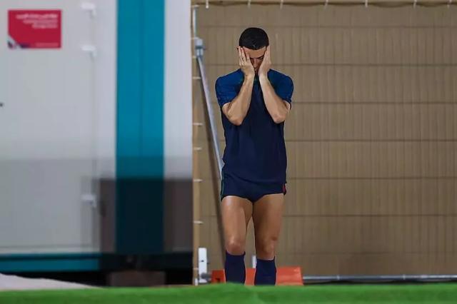 开云登录入口地址-继续不高兴？C罗缺席葡萄牙“替补训练课”