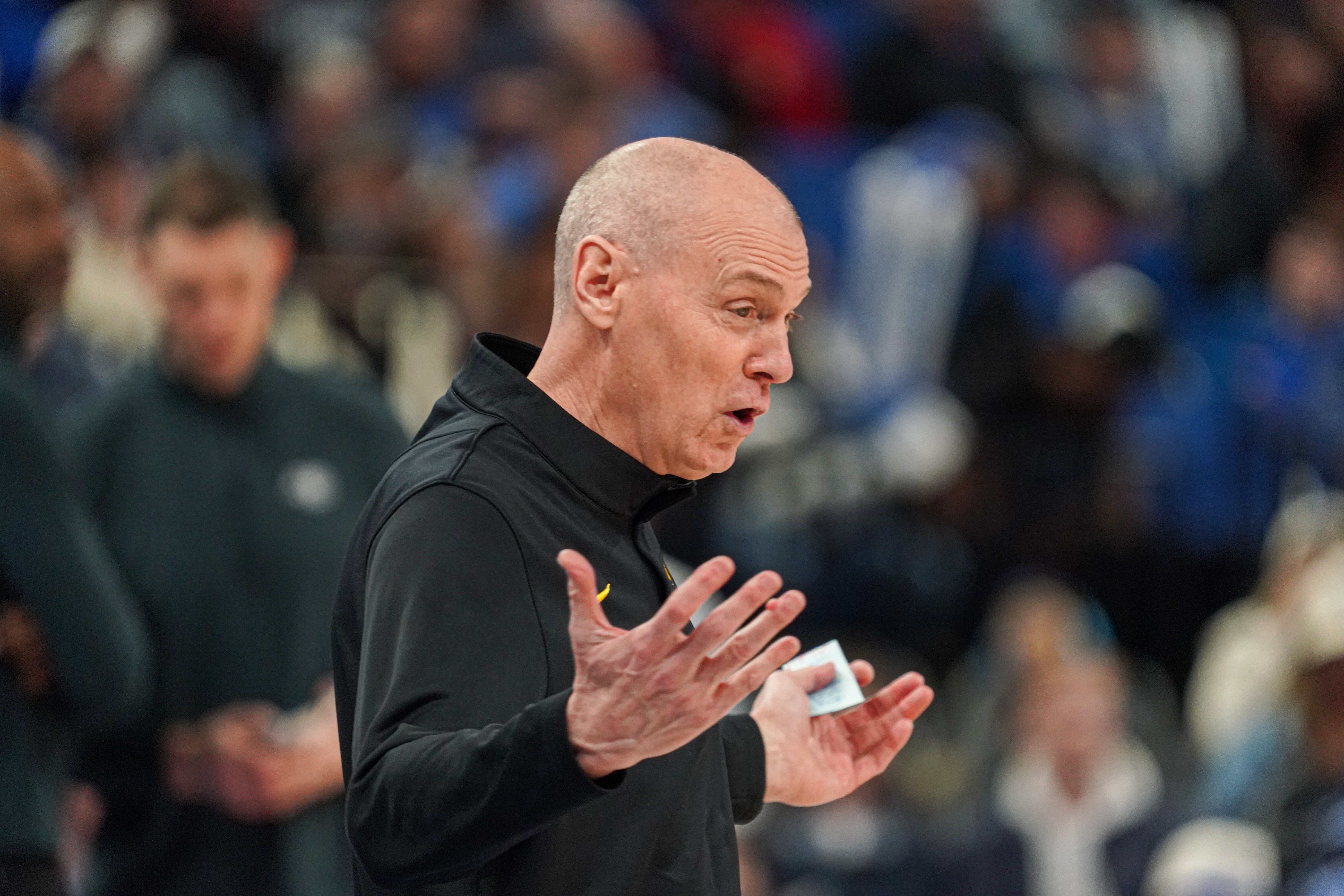 上半场未过25分!近20年14次 残阵东部冠军在列 一队3次当送葬者