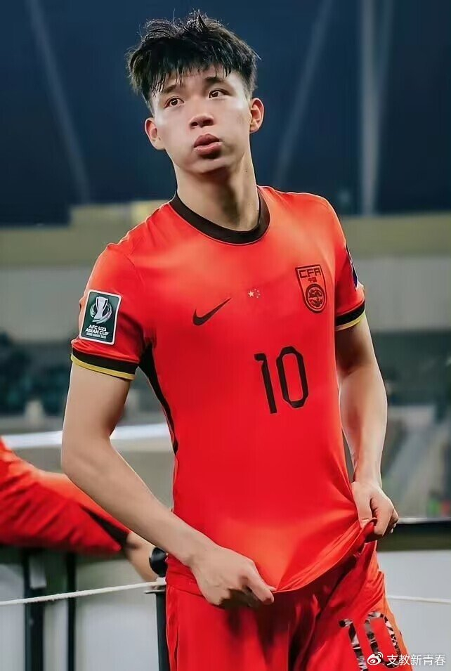 开云体育官网-王钰栋,为何拒绝德甲合同,放弃留洋?在中超拿300万顶薪|国足|欧洲联赛|门兴格拉德巴赫|国足球员|李玮峰_新浪体育_新浪新闻