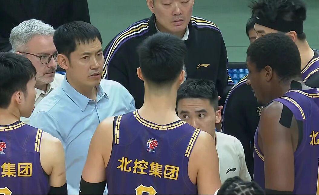 开云体育官网-曝北控男篮将帅不合，范子铭表现引发不满，山西官宣两员大将受伤