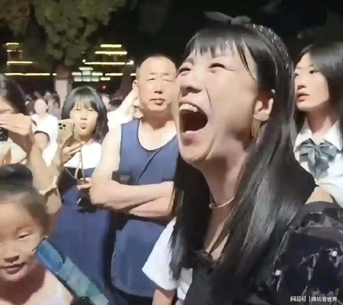 开云在线开户-无才无德、装疯卖傻、一肚子草包，是谁捧红了这些跳梁小丑？