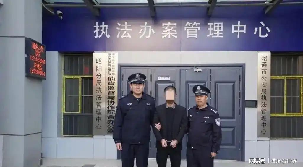 开云在线开户-无才无德、装疯卖傻、一肚子草包，是谁捧红了这些跳梁小丑？