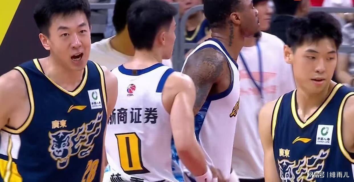 开云体育官网-大鱼来了！广东队有望签下“黑硬”内线大杀器，本赛季场均17+11